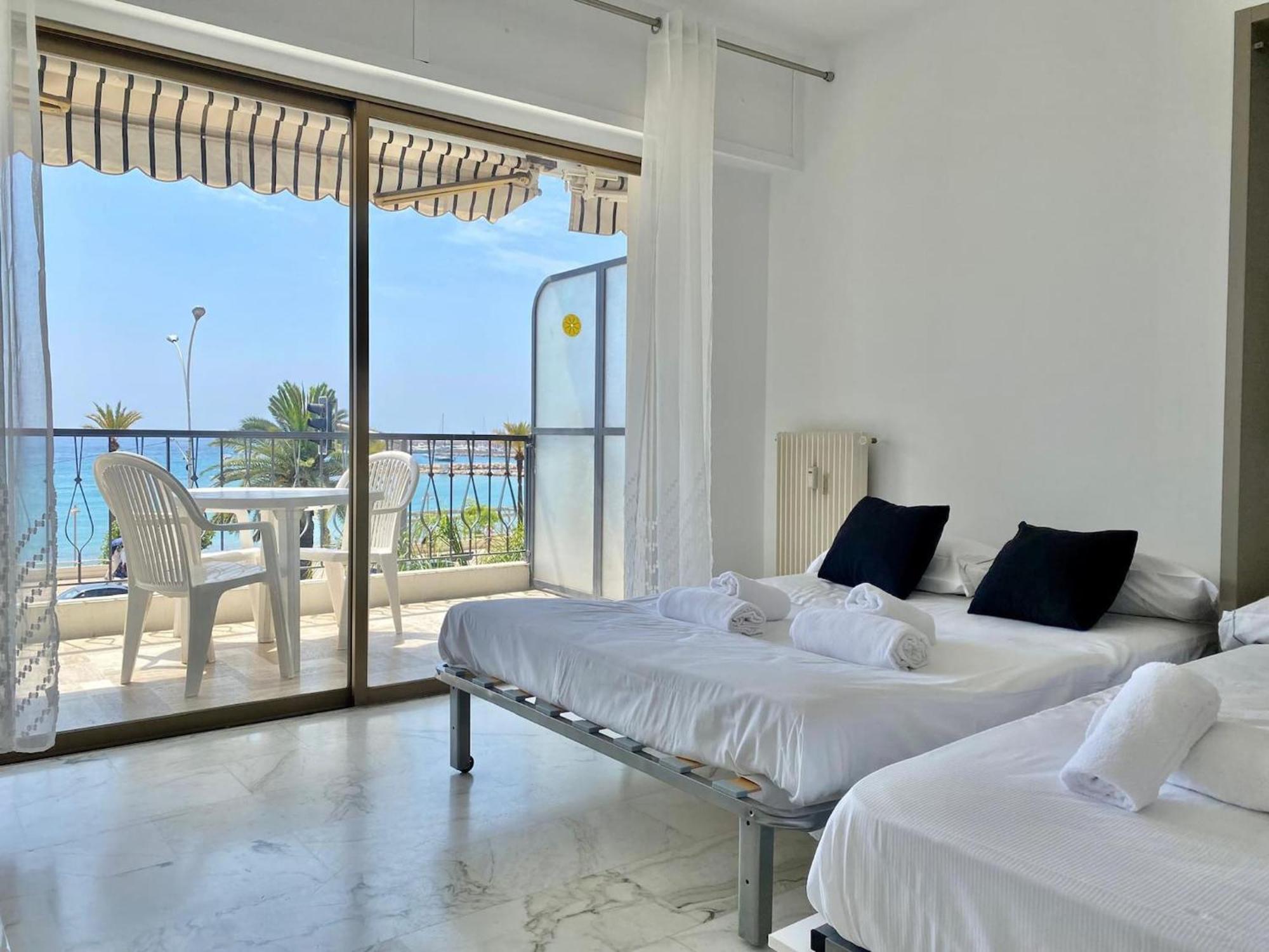 Le Mona Lisa, Vue Mer, Balcon Menton Luaran gambar